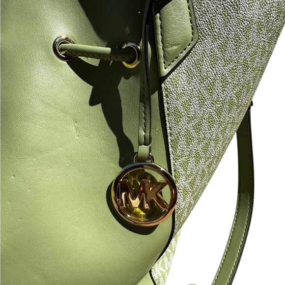 Michael Kors MK Phoebe Large 2-Way Drawstring Green Grab Bag Purse Long Strap - Picture 3 of 8